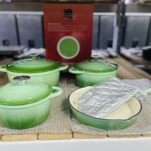 7 piece Cast Iron cookware set