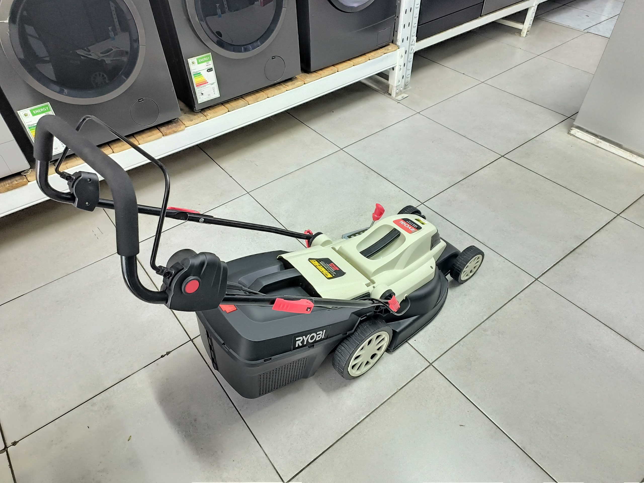 Ryobi Electric Lawnmower RM-1802 - Image 3