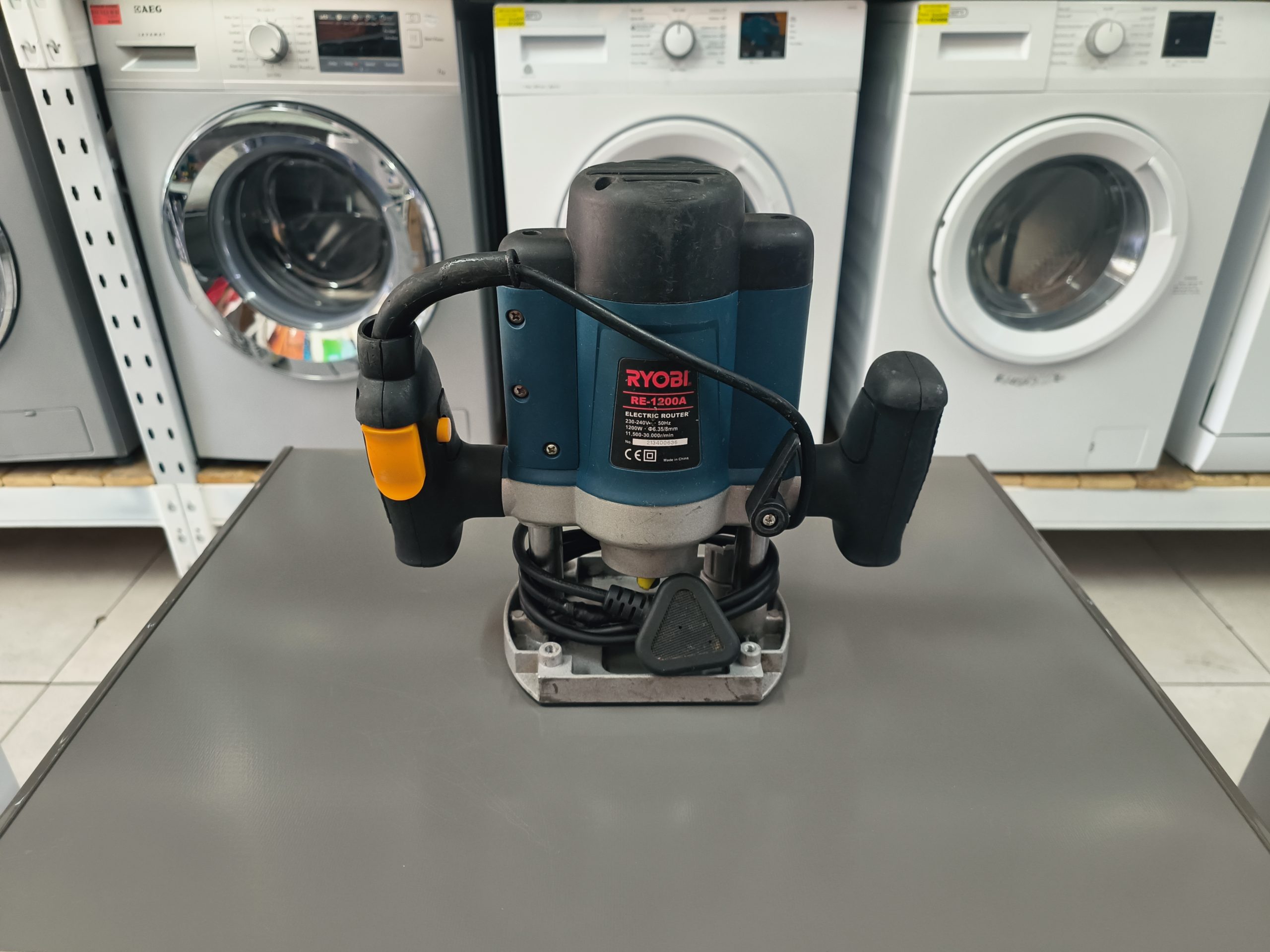 RYOBI ELECTRIC ROUTER RE-1200A