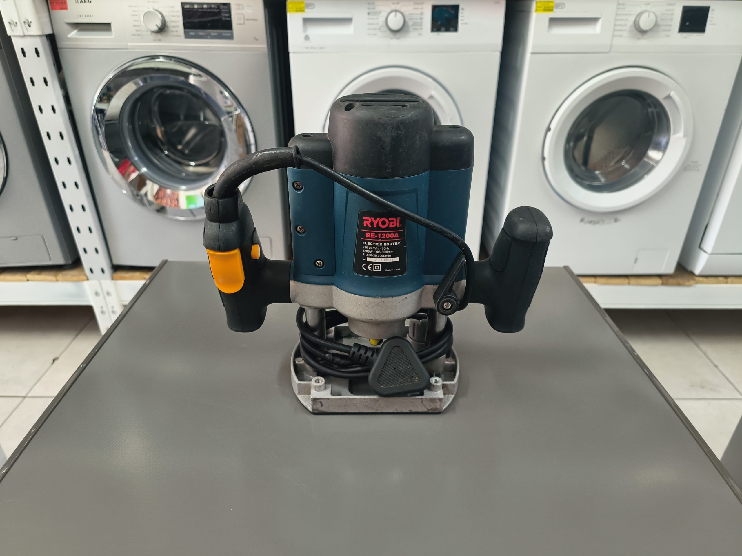 RYOBI ELECTRIC ROUTER RE-1200A - Image 2