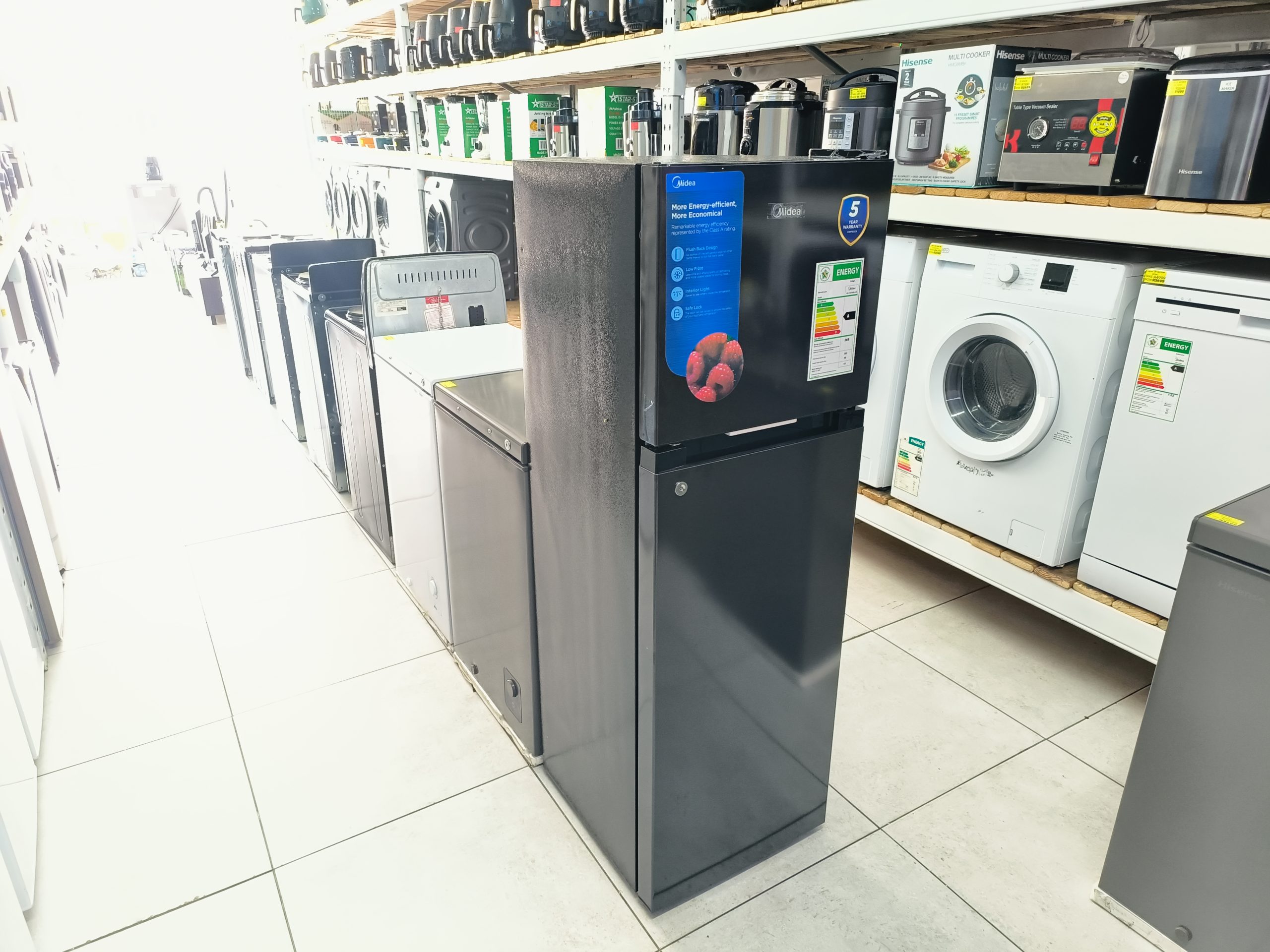 MIDEA BLACK 173L TOP FREEZER HD-216FNBLACK - Image 2