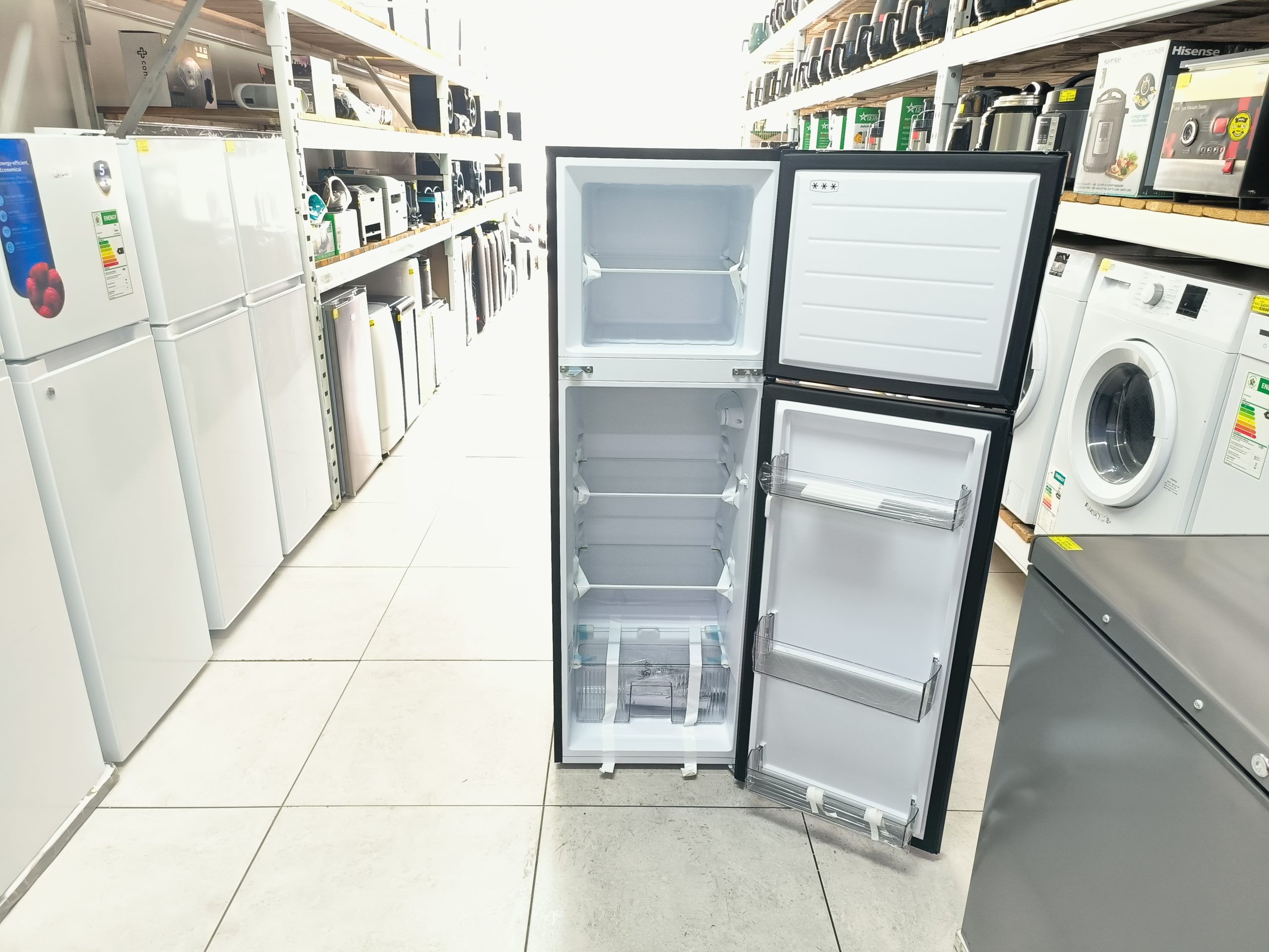 MIDEA BLACK 173L TOP FREEZER HD-216FNBLACK - Image 3