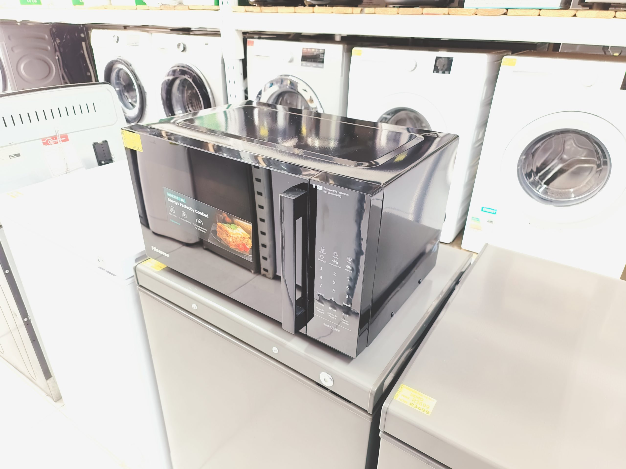 HISENSE 28L MICROWAVE H28MOBS17 - Image 2