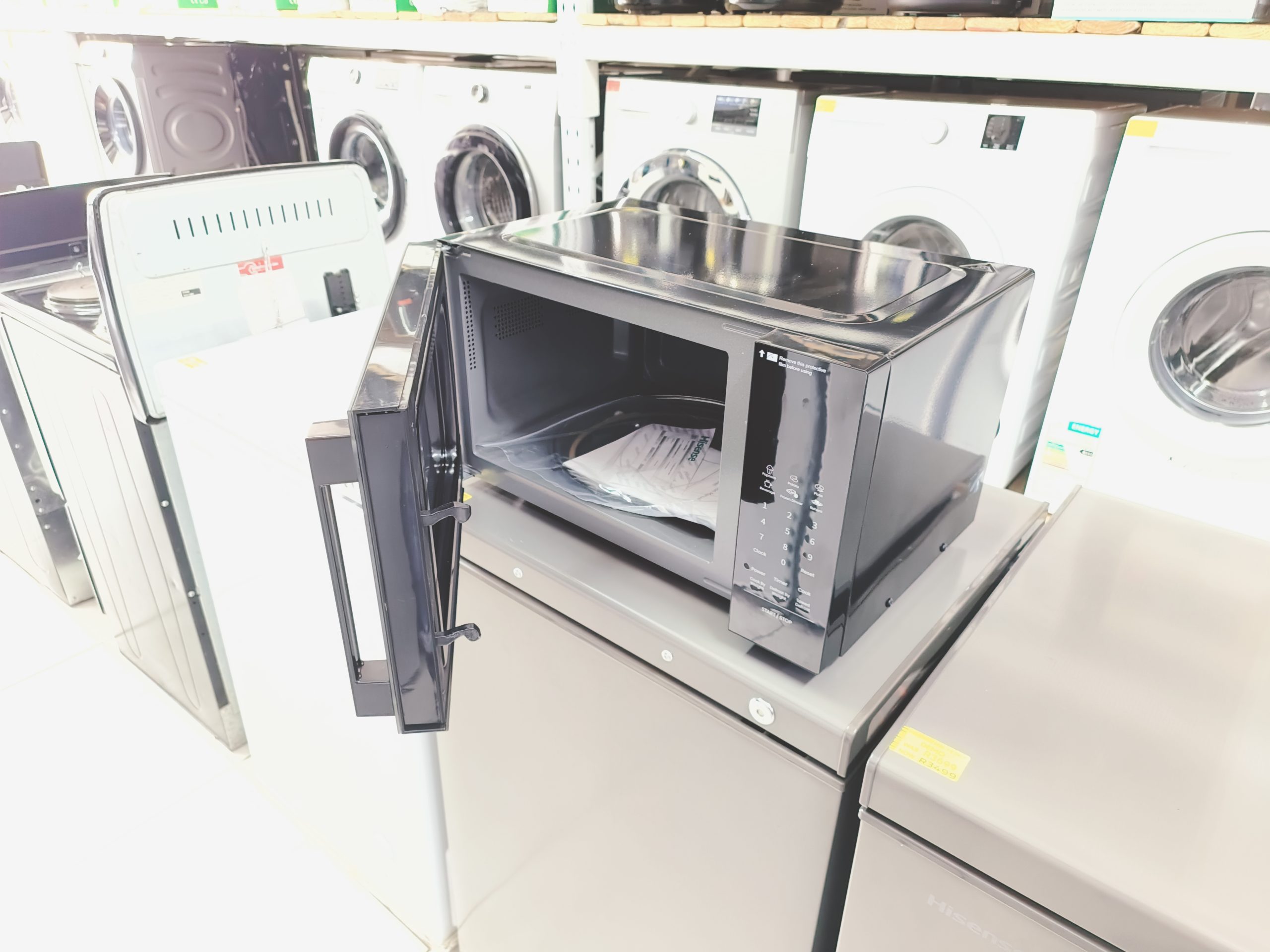 HISENSE 28L MICROWAVE H28MOBS17 - Image 3